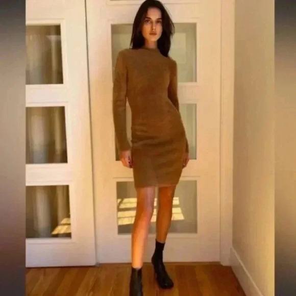 Aritzia Babaton Madison Fuzzy Faux Fur Green Super Soft Crew Neck Dress Size S - Picture 8 of 8